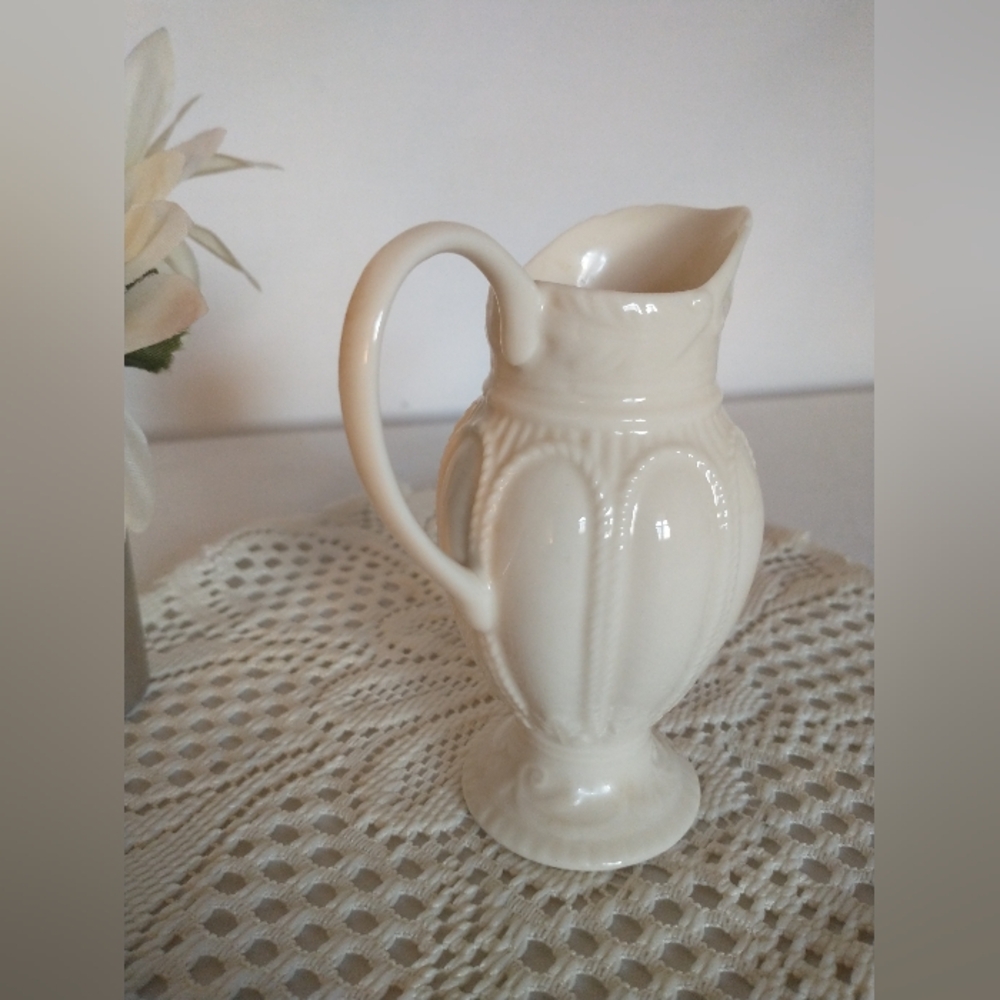 I. Godinger & Co. Porcelain Creamer - Grecian Urn Pattern - Picture 2 of 8